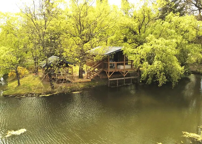 Les De Lara Ménesplet